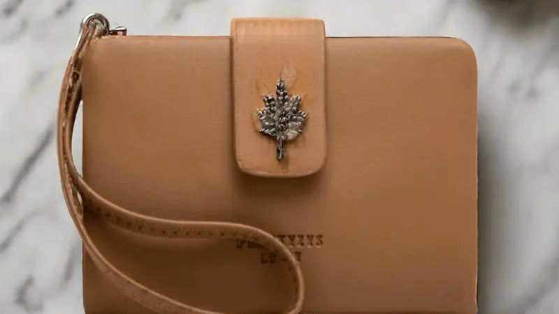 Simple Fashion Wristlet Wallet - Serene Crafts Hub